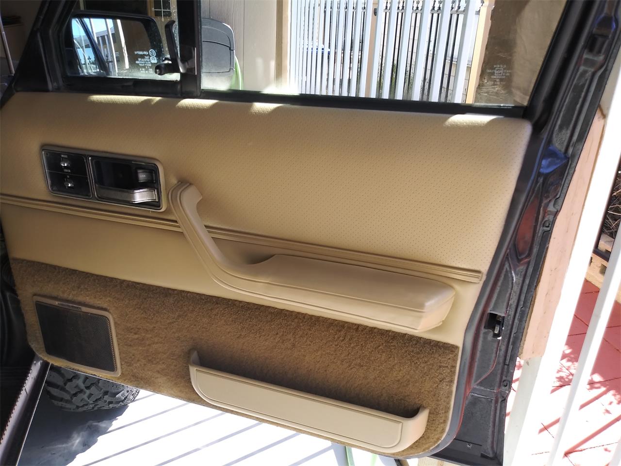 Jeep-Cherokee-1991-Black-Brown-31