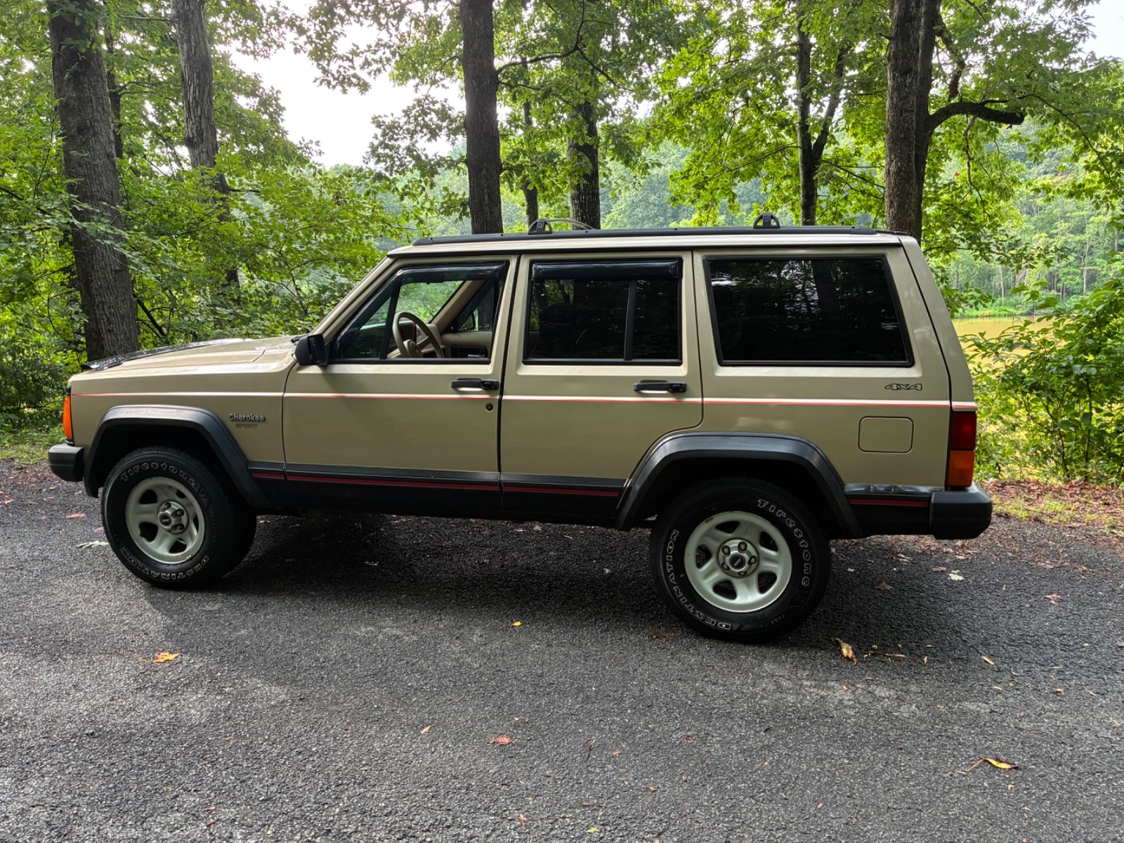 Jeep-Cherokee-1994-SUV-1