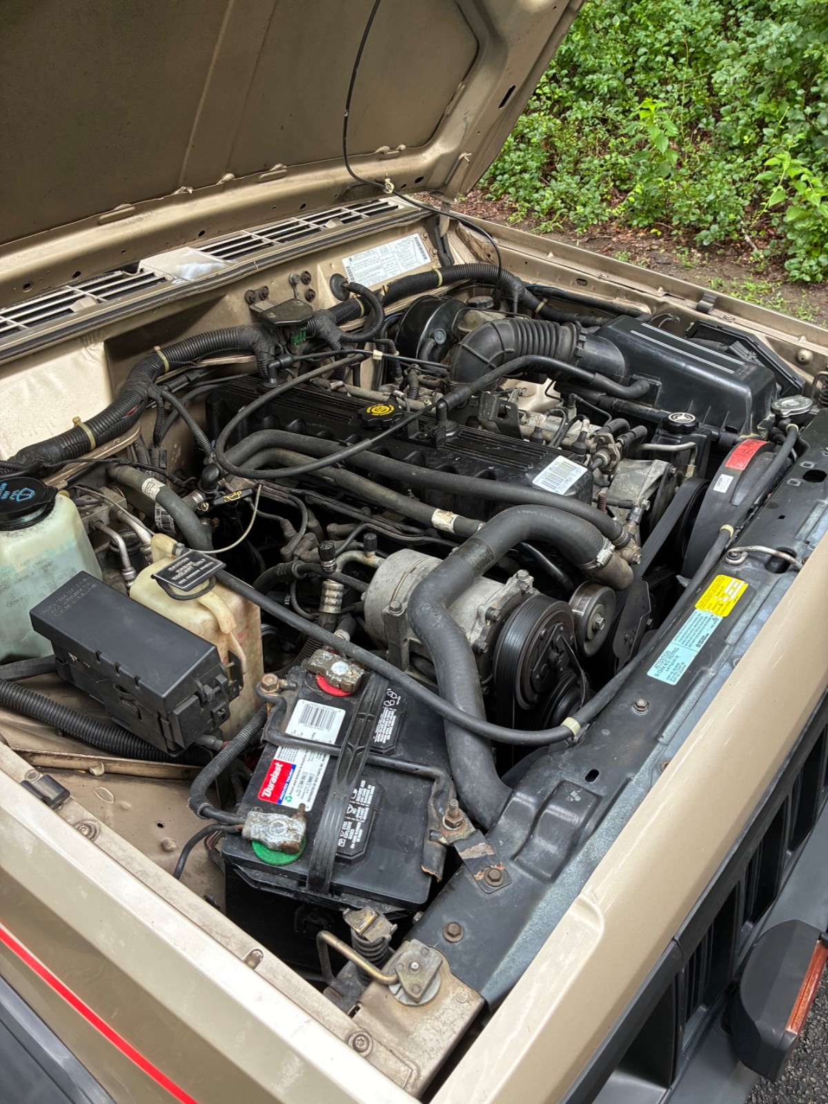 Jeep-Cherokee-1994-SUV-13