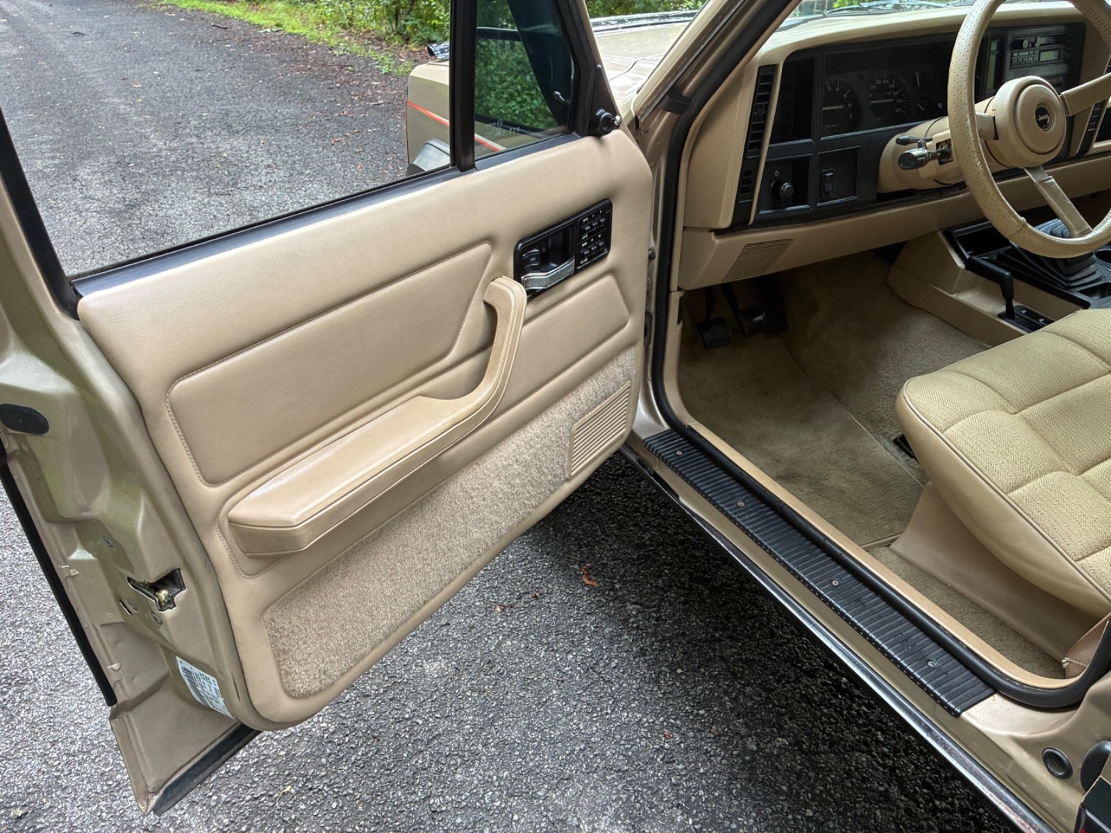 Jeep-Cherokee-1994-SUV-17