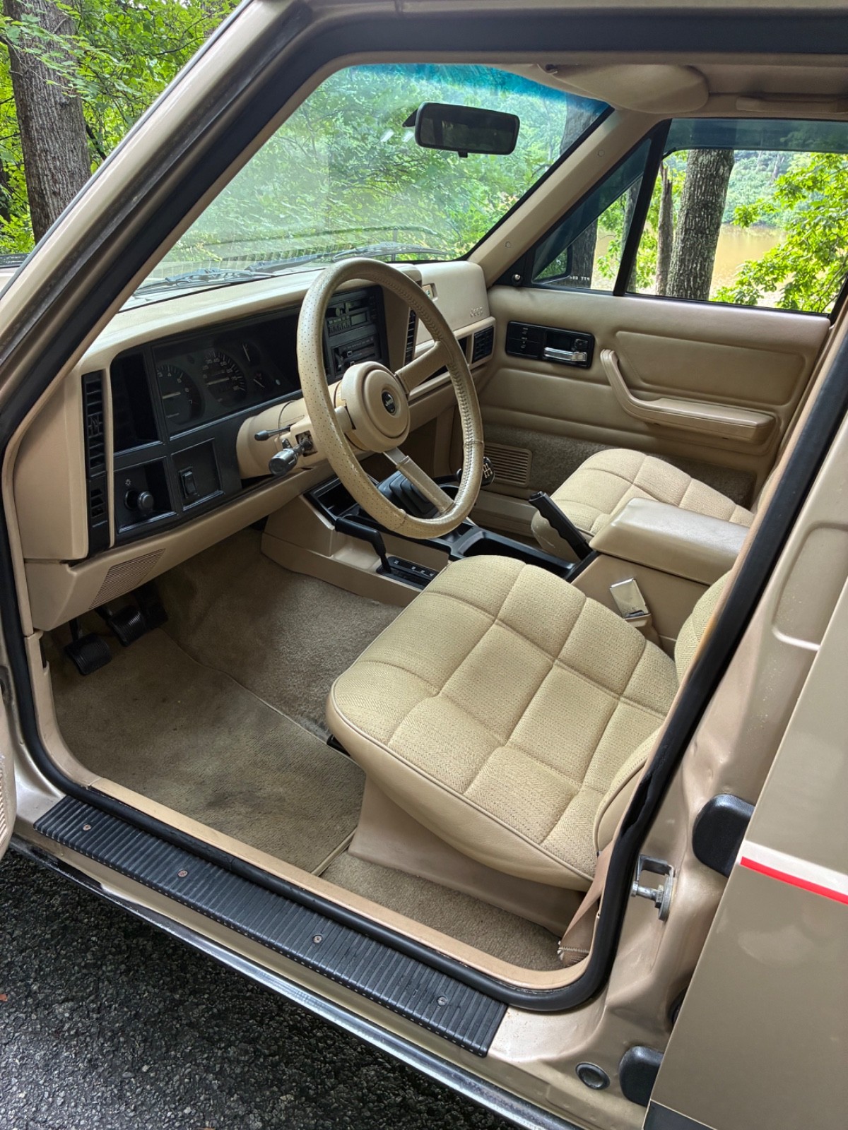 Jeep-Cherokee-1994-SUV-18