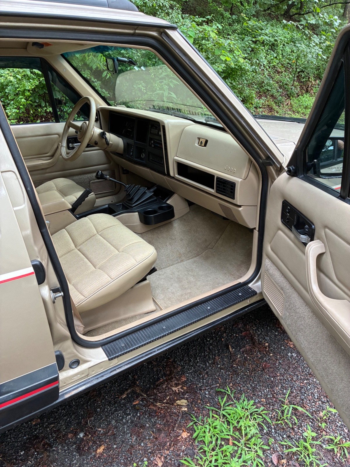 Jeep-Cherokee-1994-SUV-24