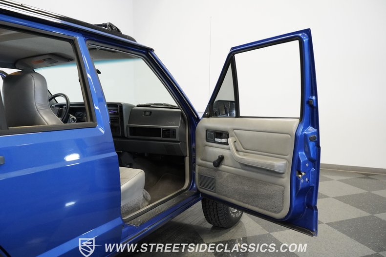 Jeep-Cherokee-1995-Brilliant-Blue-Metal-Gray-27