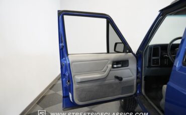 Jeep-Cherokee-1995-Brilliant-Blue-Metal-Gray-33