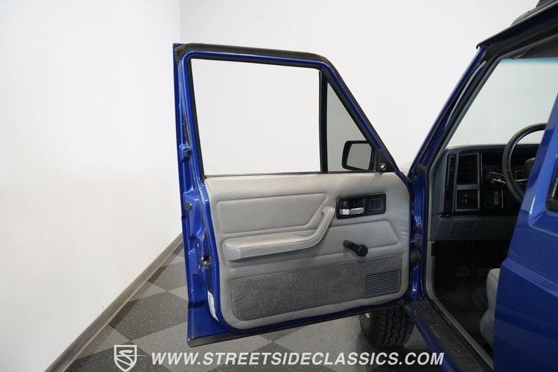Jeep-Cherokee-1995-Brilliant-Blue-Metal-Gray-33