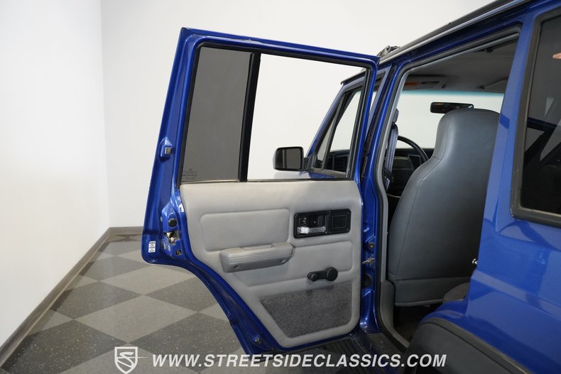 Jeep-Cherokee-1995-Brilliant-Blue-Metal-Gray-40