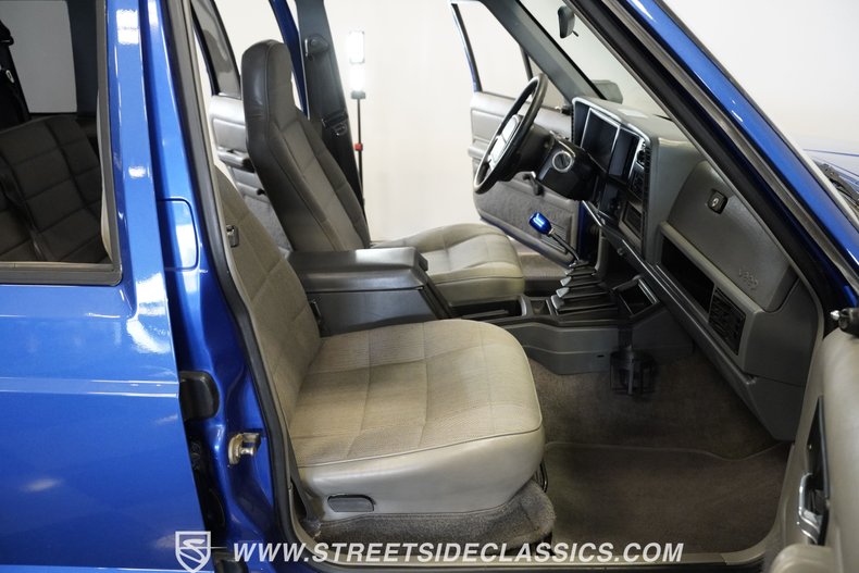 Jeep-Cherokee-1995-Brilliant-Blue-Metal-Gray-6