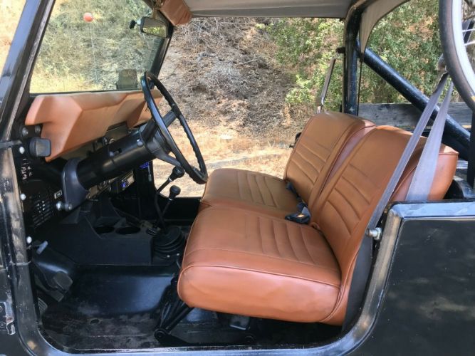 Jeep-Cj-1982-Black-Tan-26