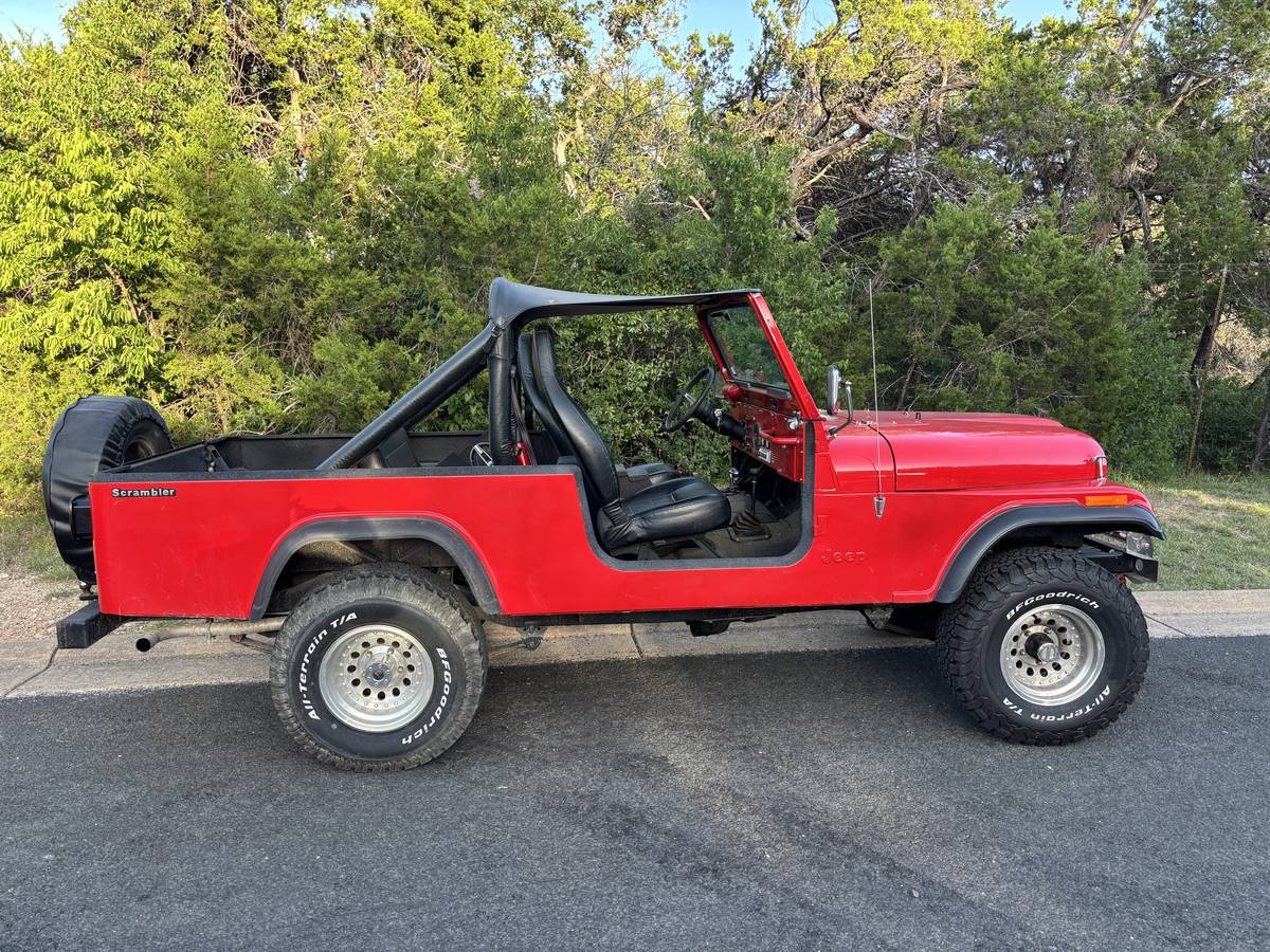 Jeep-Cj-8-scrambler-1981-red-1