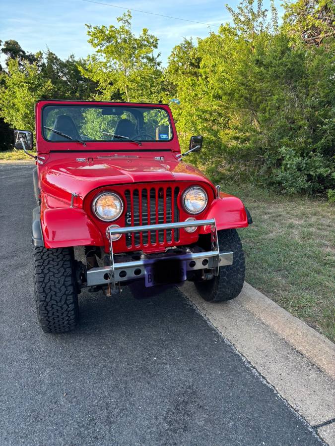 Jeep-Cj-8-scrambler-1981-red-4