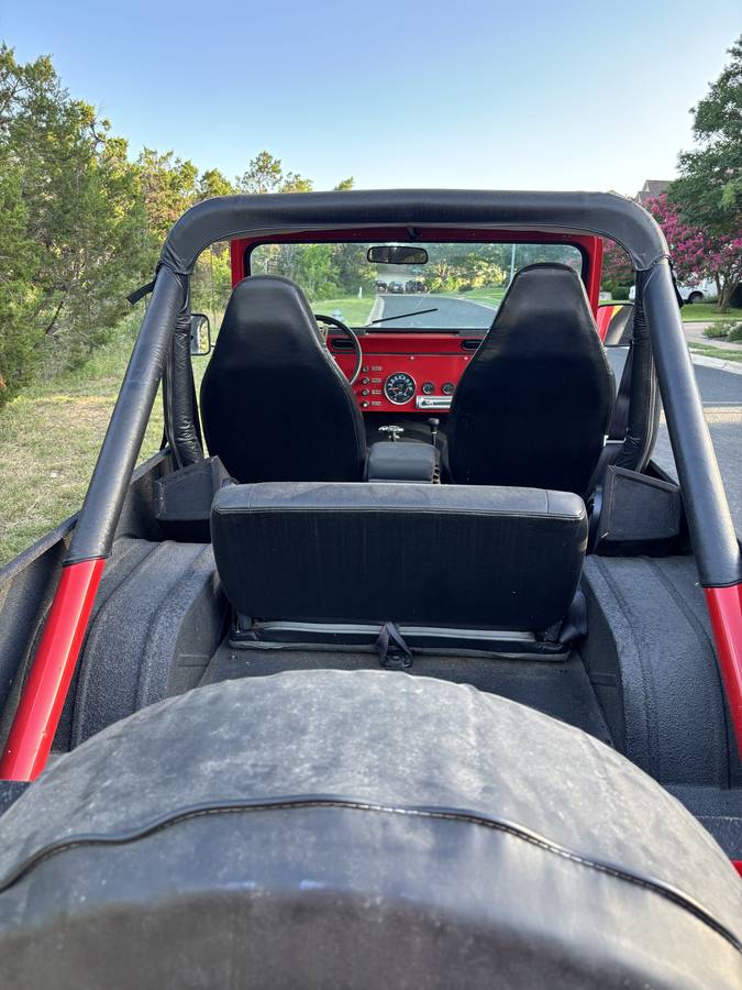 Jeep-Cj-8-scrambler-1981-red-6