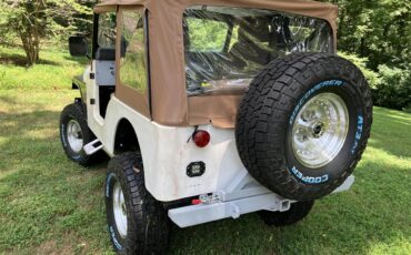 Jeep-Cj5-1972-Tan-Black-3