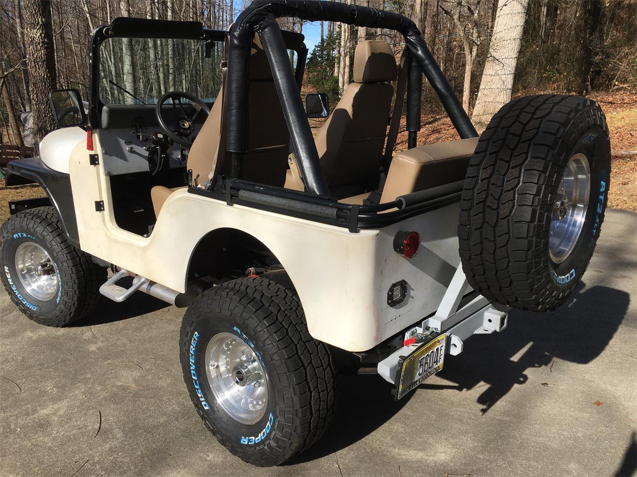 Jeep-Cj5-1972-Tan-Black-9