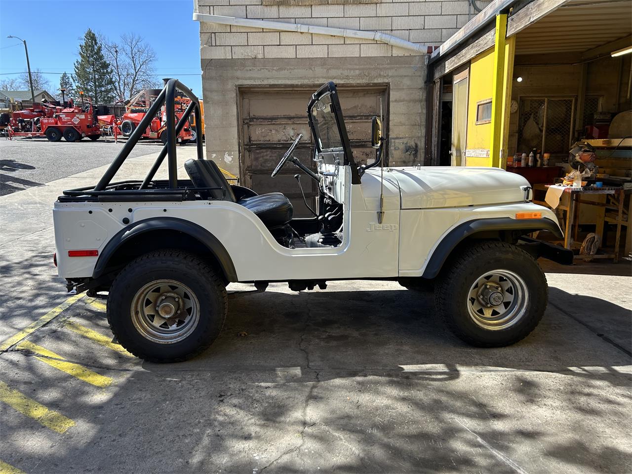 Jeep-Cj5-1973-Whit-Black-10