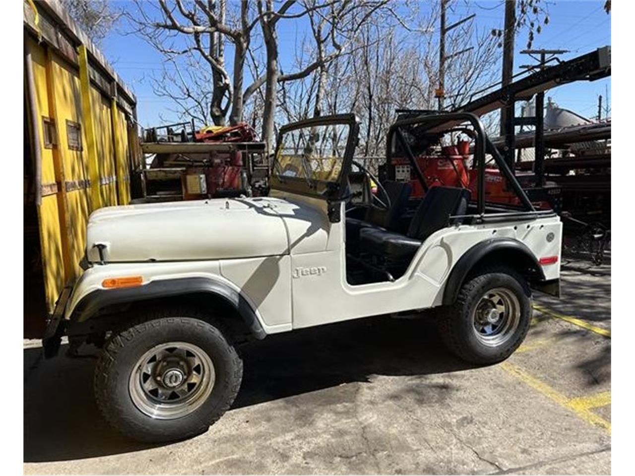 Jeep-Cj5-1973-Whit-Black-25