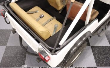Jeep-Cj5-1978-White-Tan-29