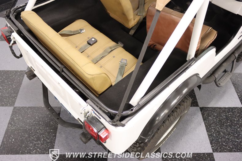 Jeep-Cj5-1978-White-Tan-29
