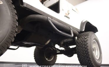 Jeep-Cj5-1978-White-Tan-30