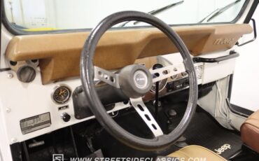 Jeep-Cj5-1978-White-Tan-39