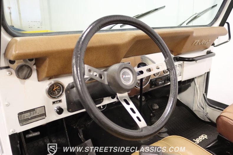 Jeep-Cj5-1978-White-Tan-39