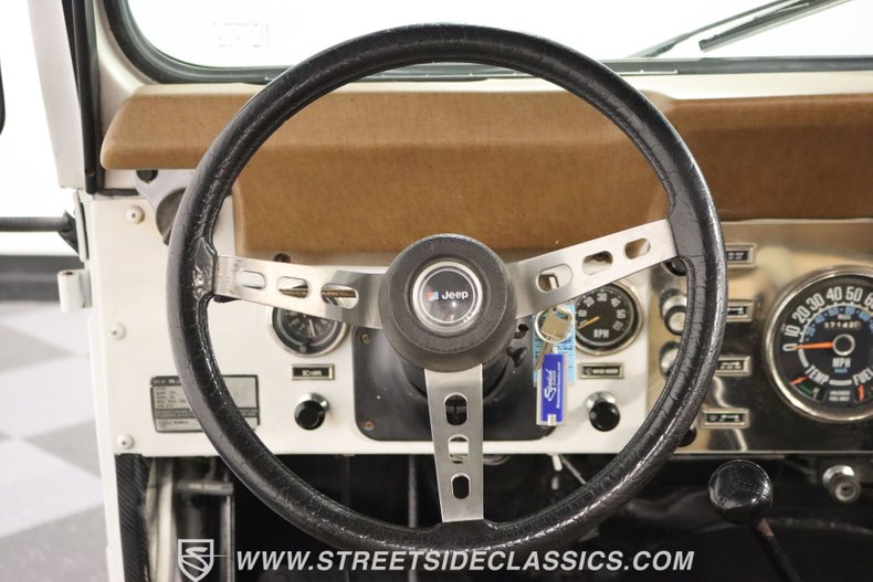 Jeep-Cj5-1978-White-Tan-40