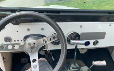 Jeep-Cj5-1980-White-White-19