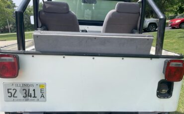 Jeep-Cj5-1980-White-White-37