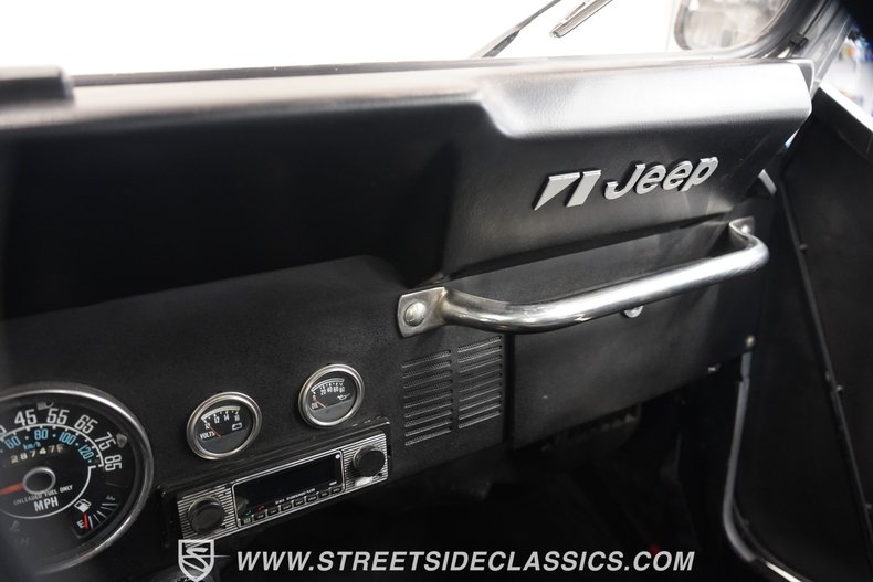 Jeep-Cj5-1982-Silver-Black-2
