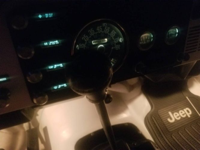 Jeep-Cj5-1983-White-17