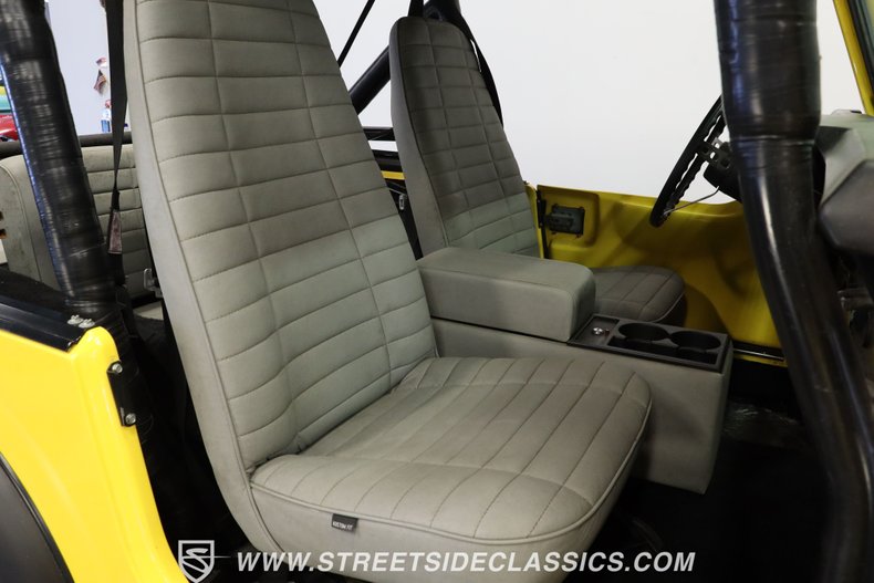 Jeep-Cj7-1976-Yellow-Gray-37