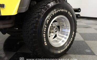 Jeep-Cj7-1976-Yellow-Gray-44