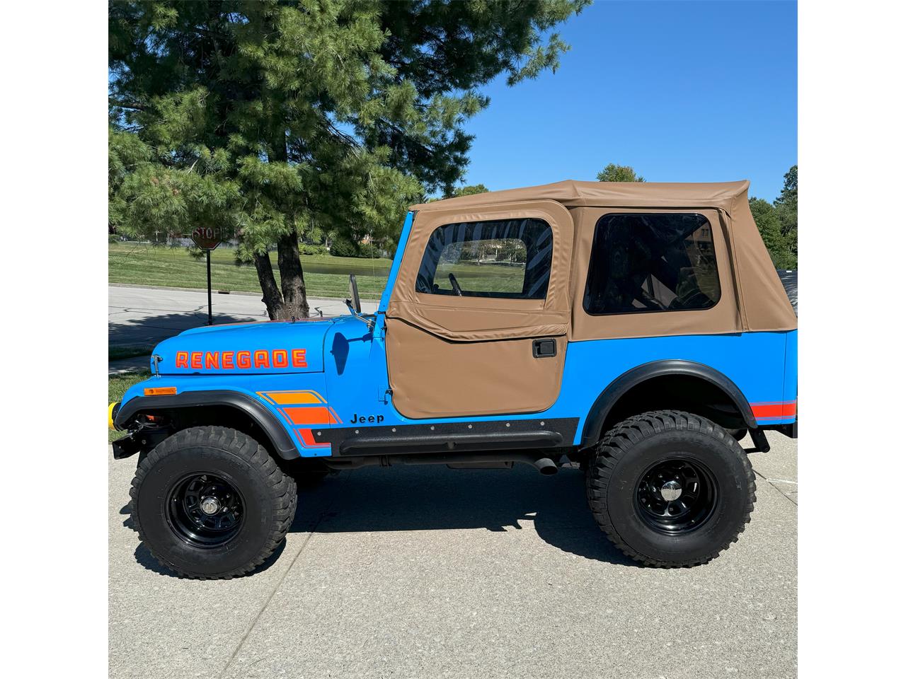 Jeep-Cj7-1977-Brilliant-Blue-Black-11