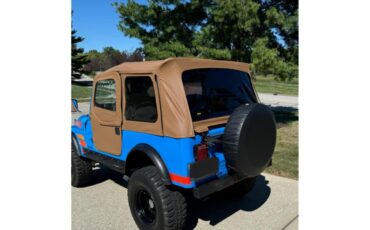 Jeep-Cj7-1977-Brilliant-Blue-Black-13