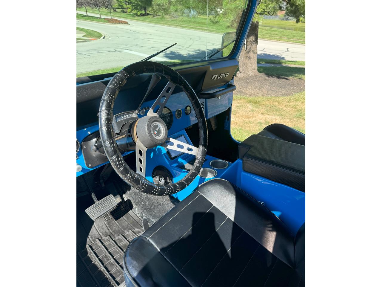 Jeep-Cj7-1977-Brilliant-Blue-Black-14