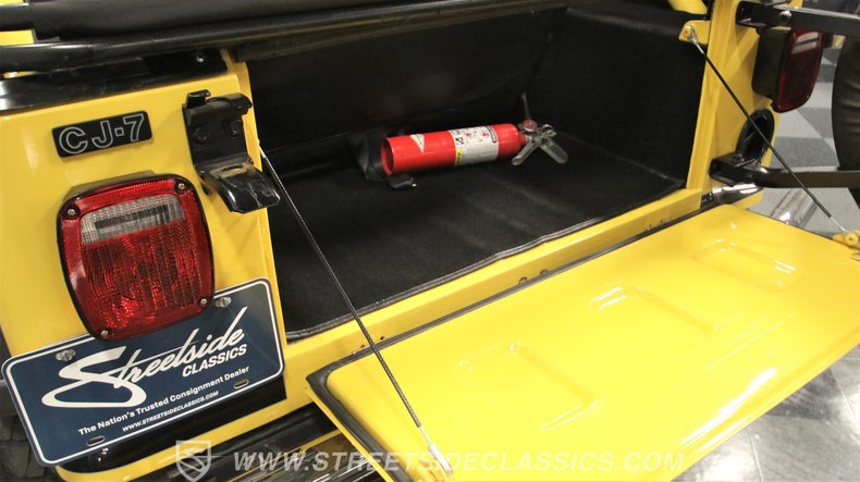 Jeep-Cj7-1977-Sunshine-Yellow-Black-26