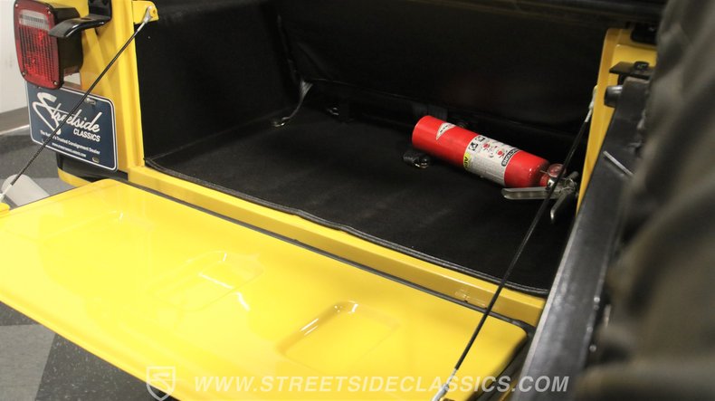 Jeep-Cj7-1977-Sunshine-Yellow-Black-28