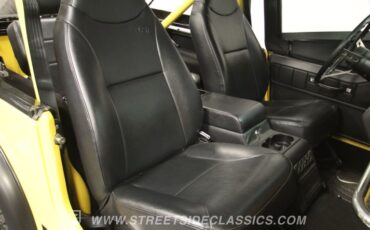 Jeep-Cj7-1977-Sunshine-Yellow-Black-38