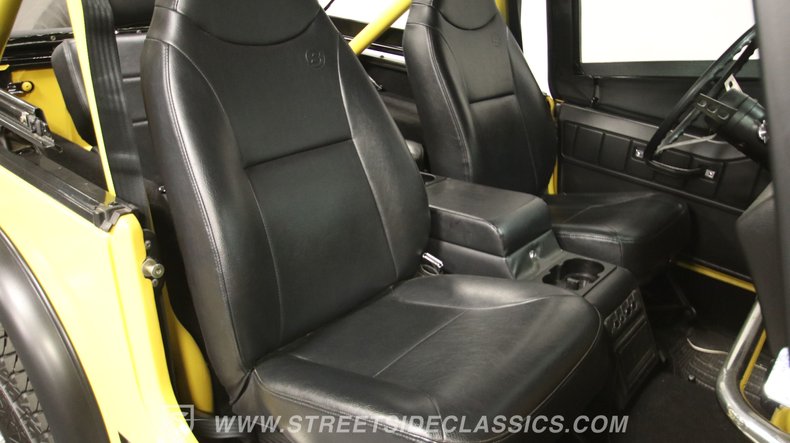 Jeep-Cj7-1977-Sunshine-Yellow-Black-38