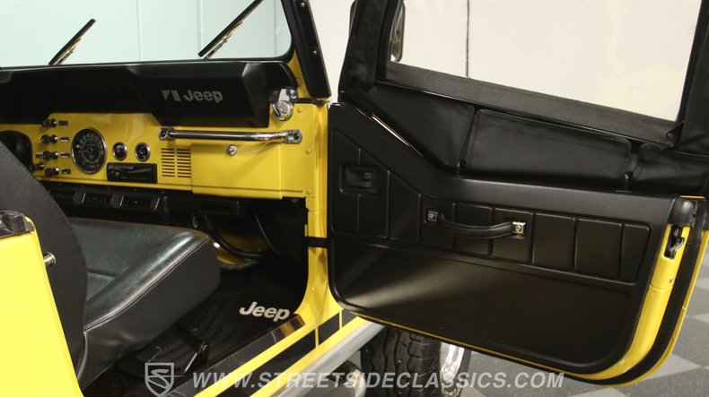 Jeep-Cj7-1977-Sunshine-Yellow-Black-43