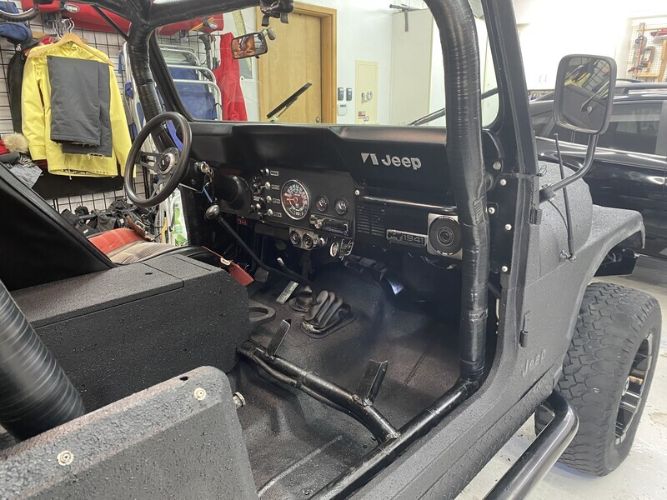 Jeep-Cj7-1978-Black-Black-3
