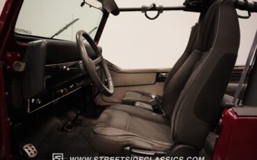 Jeep-Cj7-1978-Maroon-Black-2