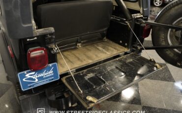 Jeep-Cj7-1979-Black-Black-17