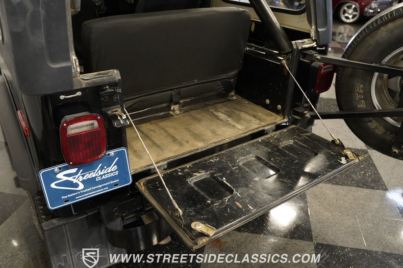 Jeep-Cj7-1979-Black-Black-17