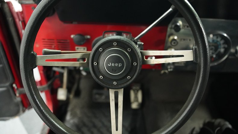 Jeep-Cj7-1980-Burgundy-Black-1