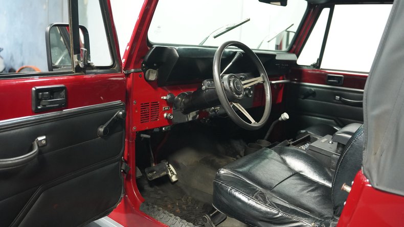 Jeep-Cj7-1980-Burgundy-Black-3