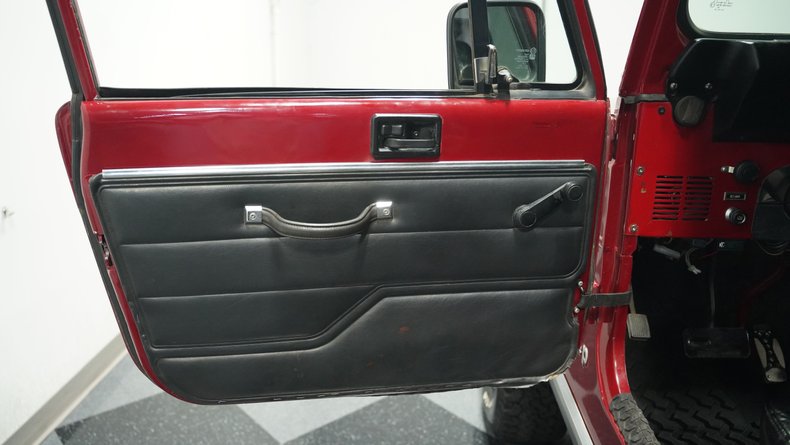 Jeep-Cj7-1980-Burgundy-Black-32