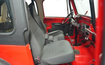 Jeep-Cj7-1980-Cardinal-Red-Black-ampamp-Red-41