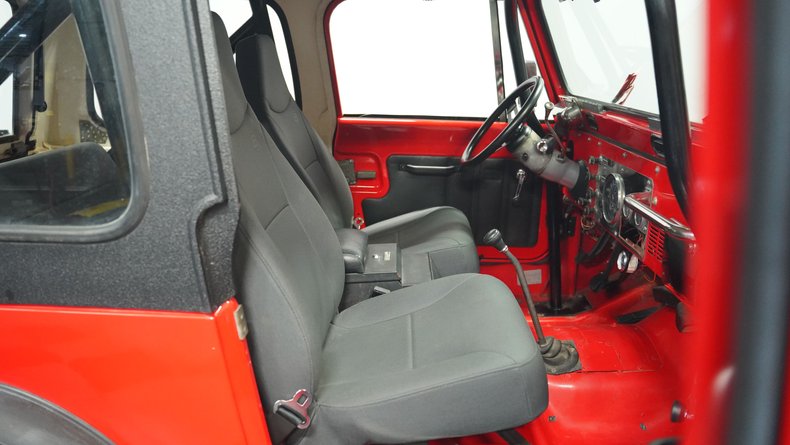 Jeep-Cj7-1980-Cardinal-Red-Black-ampamp-Red-41