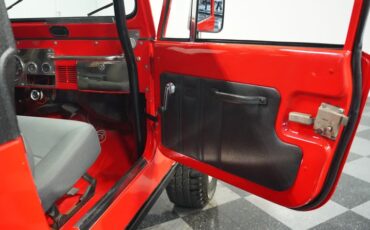 Jeep-Cj7-1980-Cardinal-Red-Black-ampamp-Red-46