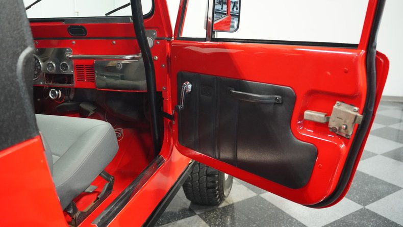 Jeep-Cj7-1980-Cardinal-Red-Black-ampamp-Red-46